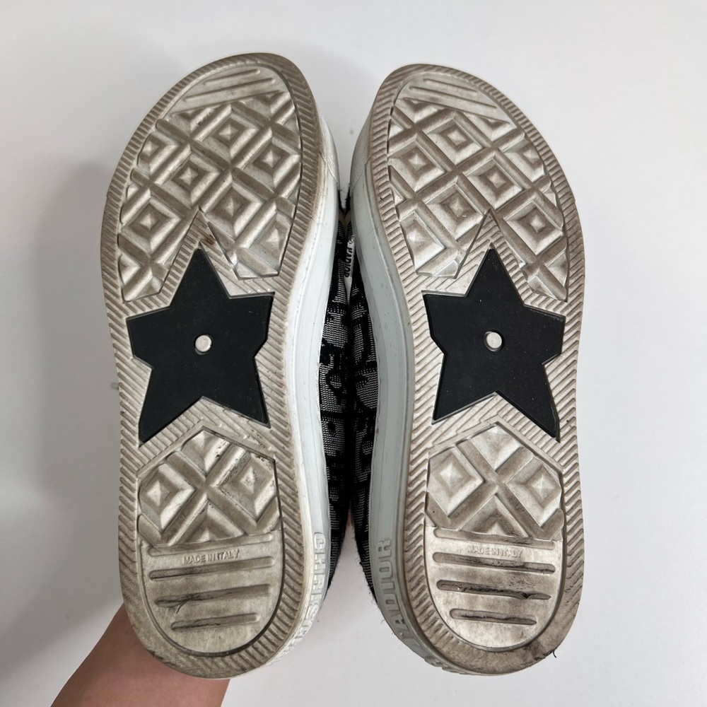 Canvas sneakers